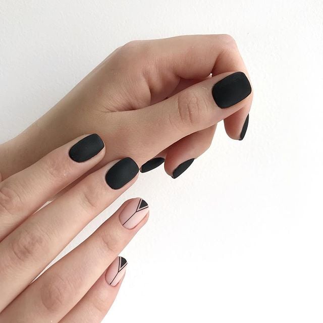Чорний манікюр матовий геометрія, фото -  Gem Nails