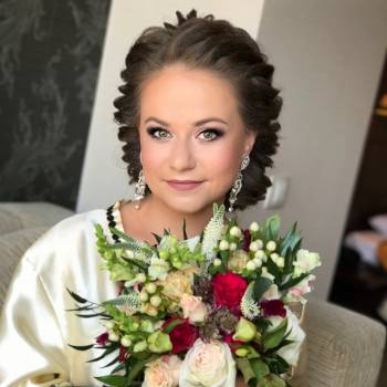 Профессиональный макияж, аэромакияж. Вечерние прически и укладки
                    Визажист Анастасия Кот Одесса