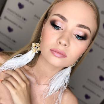 Профессиональный макияж, аэромакияж. Вечерние прически и укладки
                    Визажист Анастасия Кот Одесса