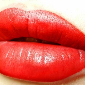Губы - эффект помады. Сразу после процедуры ПМ.