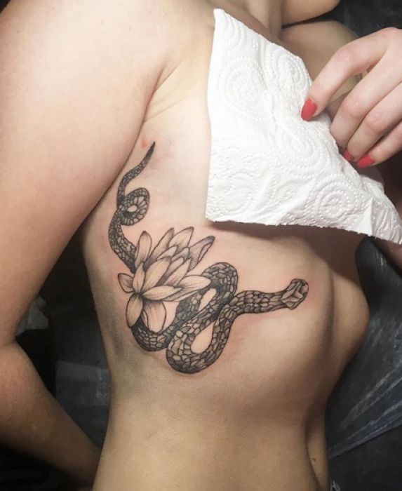 Женские змея черно-белые, фото - Тату мастер Гордієнко Дмитро