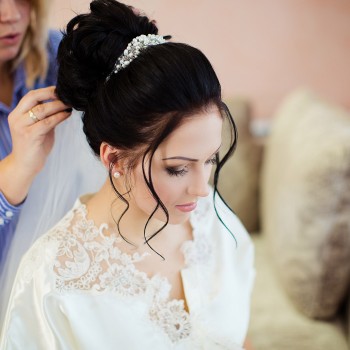 Свадебная причёска 
                    Визажист Анна Логвинова Кривой Рог