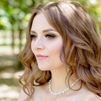 Локоны, кудри, накрутка
                    Візажист Анна Логвинова Кривий Ріг