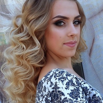 Локоны, кудри, накрутка
                    Візажист Анна Логвинова Кривий Ріг