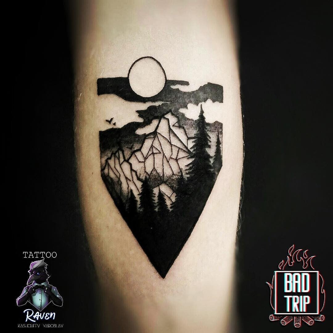 Женские на руке черно-белые, фото - Тату салон Bad Trip