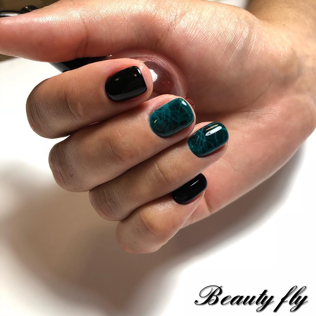 Маникюр на короткие ногти черный зеленый, фото -  BEAUTY FLY