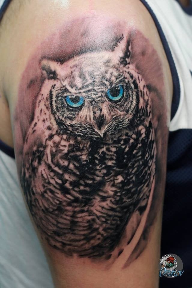 Мужские на плече цветные, фото - Тату салон Young Moon