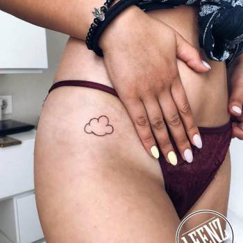 Тату женские черно-белые на бедре, фото - Тату мастер Max Leenz