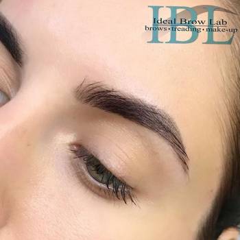 Оформление бровей наращивание ресниц профессиональный макияж, фото - Салон красоты Ideal Brow Lab