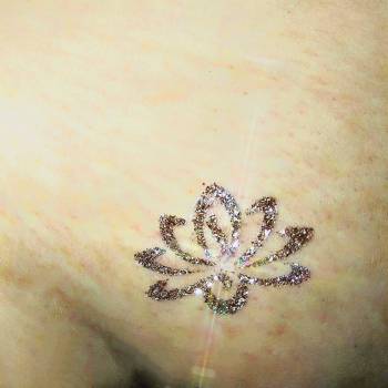 Глиттер-тату после депиляции бикини