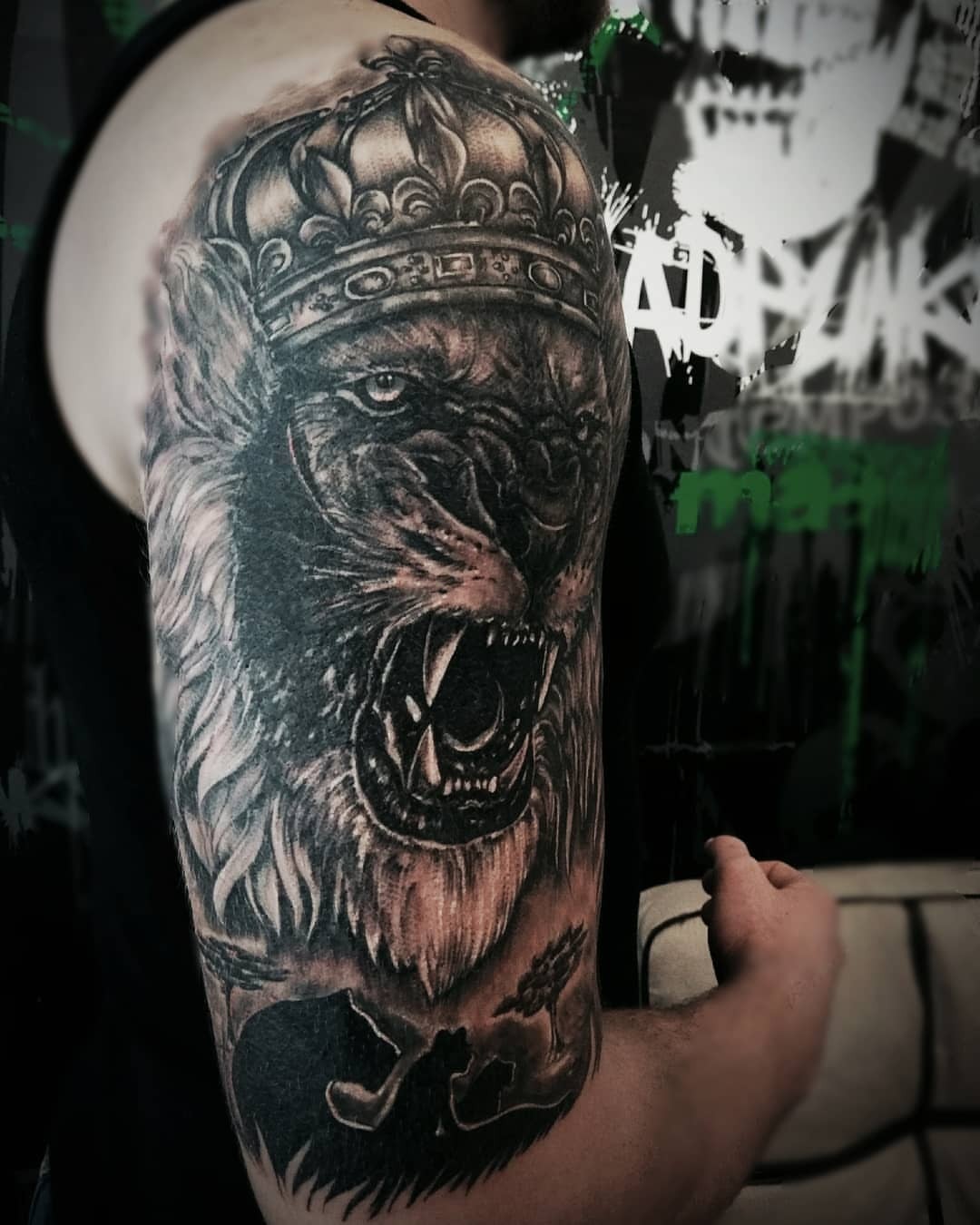 Для хлопців на руці чорно-білі, фото - Тату майстер Мила Митник