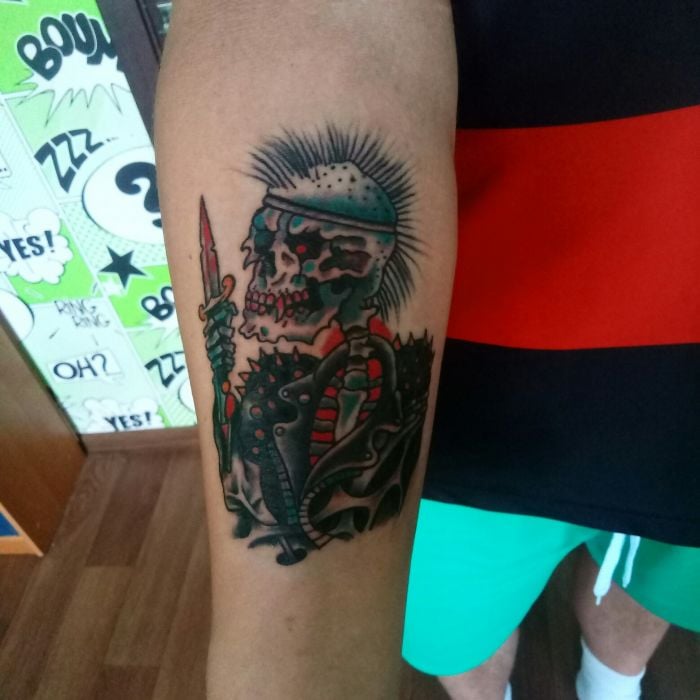Для хлопців на передпліччі череп, фото - Тату майстер Ольга Мартова