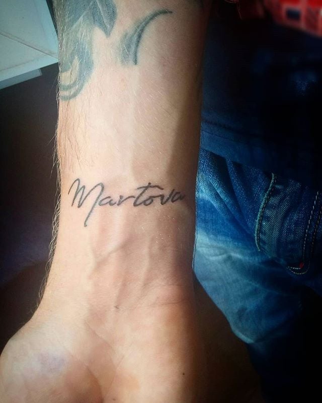 Для хлопців на зап'ясті чорно-білі, фото - Тату майстер Ольга Мартова