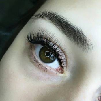 Легкое наращивание ресниц 2D Объем. Подойдет тем девушкам, к