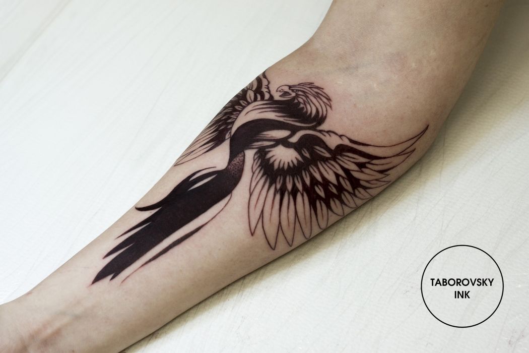 На предплечье черно-белые блэкворк, фото - Тату мастер Taborovsky ink