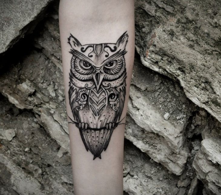 На руке черно-белые сова, фото - Тату салон Tattoo House