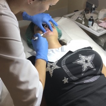 Уколы красоты: Мезотерапия лица, головы и тела
                    Косметолог Вера Харьков