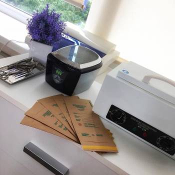 Инструмент проходит все 4 этапа стерилизации и дезинфекции