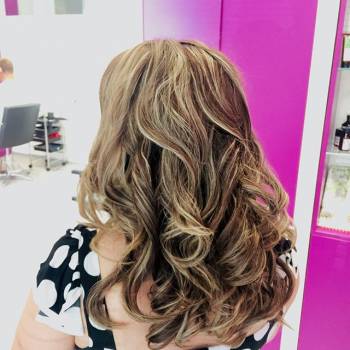 Укладка волосся оформлення брів завивка, фото -  Friends (Френдс)