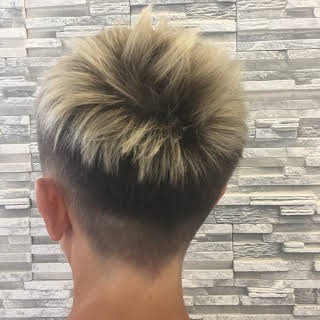 Короткая женская стрижка на короткие волосы, фото -  Le Salon VRV
