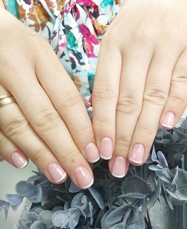 Манікюр на короткі нігті ніжний нюдовий, фото -  SADOK beauty