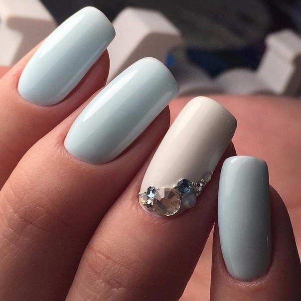 Нежный маникюр миндаль голубой, фото - Ногтевая студия Fantasy nail