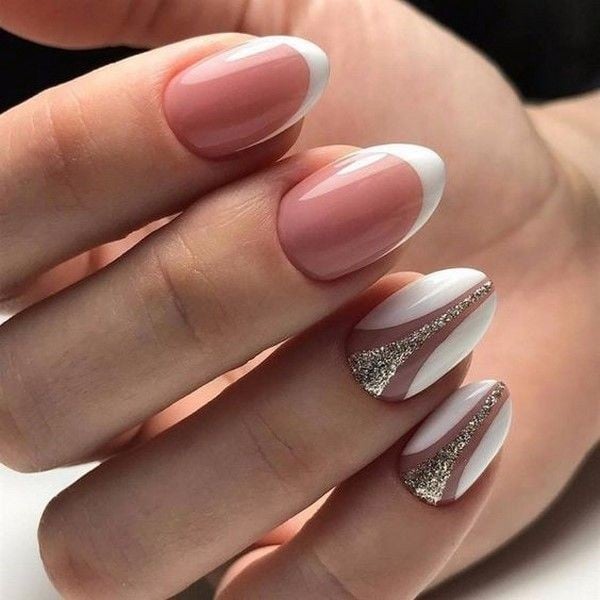 Нюдовий манікюр французький з блискітками, фото - Нігтьова студія Fantasy nail