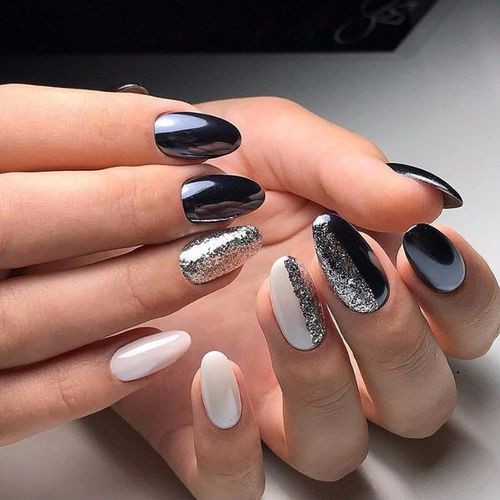 Білий манікюр з блискітками чорний, фото - Нігтьова студія Fantasy nail