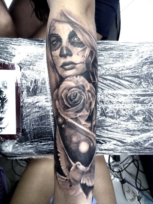 Мужские на предплечье роза, фото - Тату салон Paint Skin