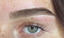 Моделирование/коррекция и окрашивание бровей Бровіст Инесса Мишутина Одеса