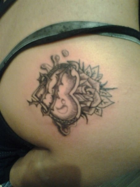 Сердце колючая проволока, фото - Тату мастер TimaTattoo