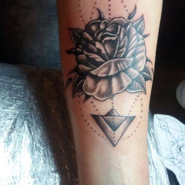 Женские на руке предплечье, фото - Тату мастер TimaTattoo