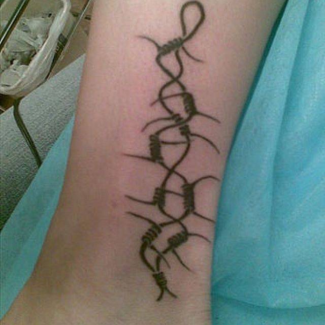 Колючая проволока, фото - Тату мастер TimaTattoo