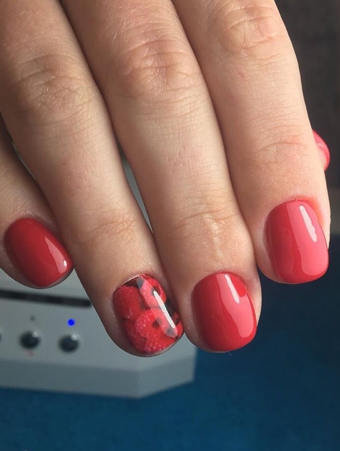 Манікюр на короткі нігті з наклейками фруктами, фото - Нігтьова студія Fantasy nail