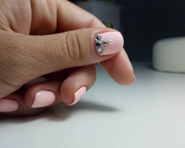 Маникюр на короткие ногти нежный нюдовый, фото - Студия красоты ProfiStyle