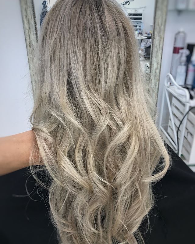 Укладка волос на длинные волосы холодный блонд, фото - Студия красоты ProfiStyle