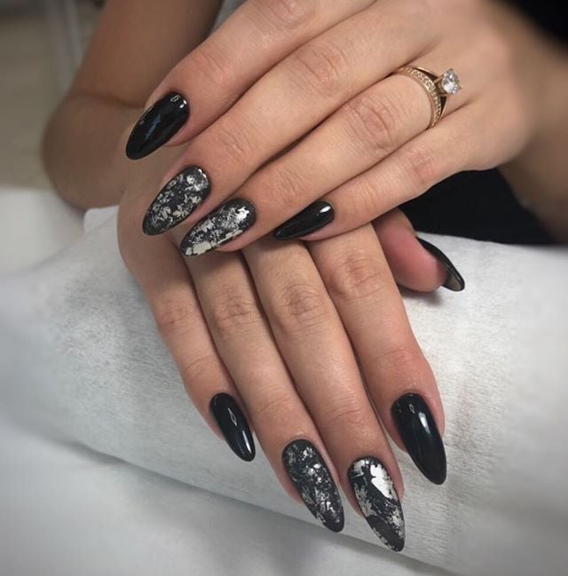 Черный маникюр миндаль на длинные ногти, фото - Студия красоты ProfiStyle