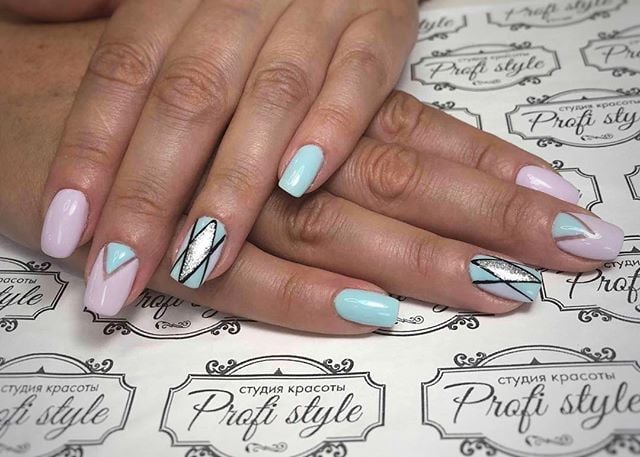 Маникюр с рисунком серебром в пастельных тонах, фото - Студия красоты ProfiStyle