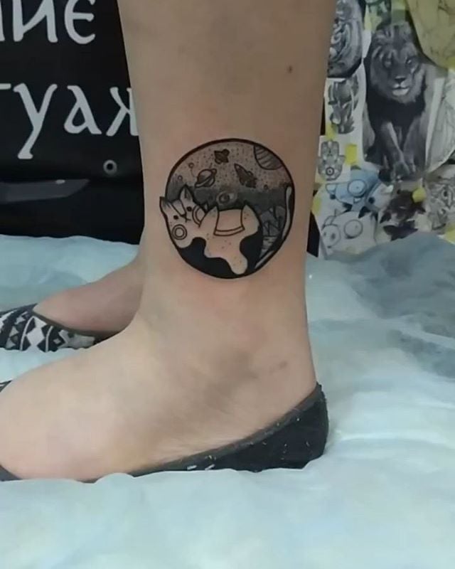 Для дівчат чорно-білі дотворк, фото - Тату майстер Сергей