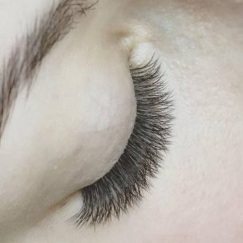 Фото с портфолио Lashes Hub