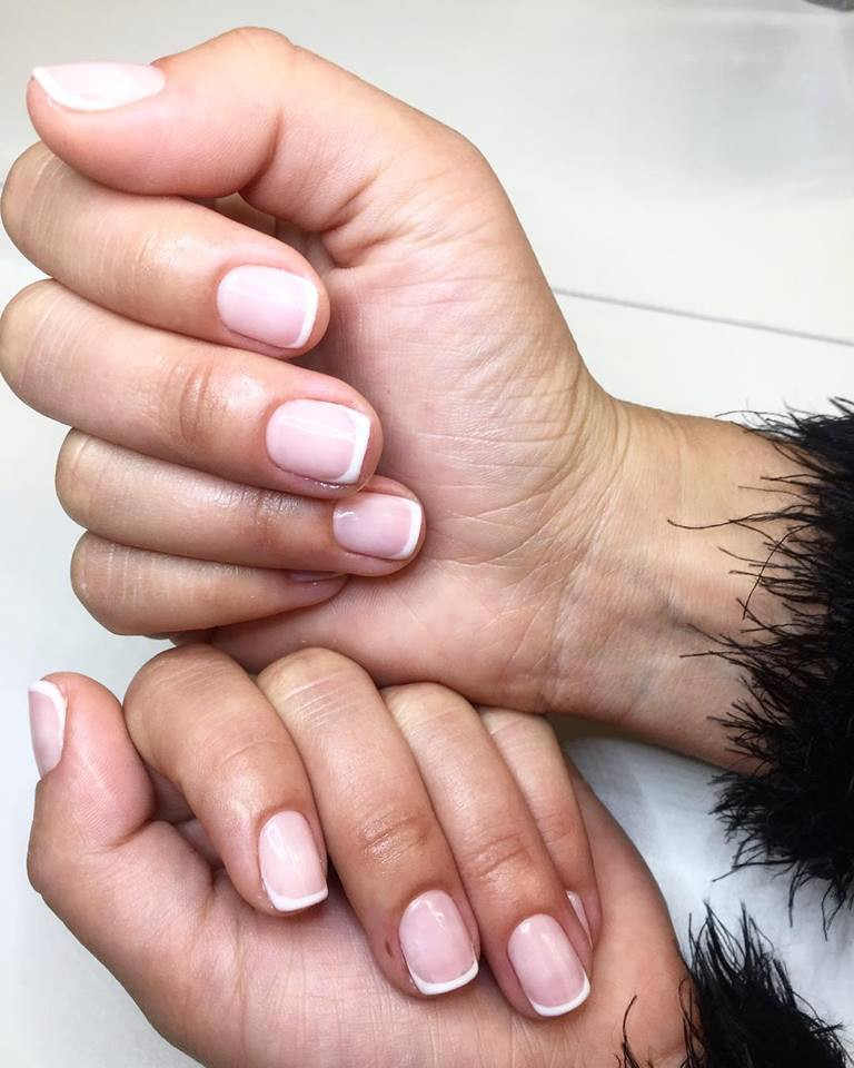 Классический маникюр на короткие ногти нежный, фото - Студия красоты Beauty Room Poltava
