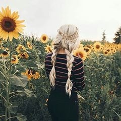Фотосесія на природі у соняшниках літня, фото - Перукар Яна