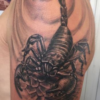 Тату мужские на плече реализм, фото - Тату салон TattooArt