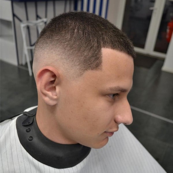Мужская стрижка на короткие волосы фейд, фото - Барбершоп FJ-A barber co.
