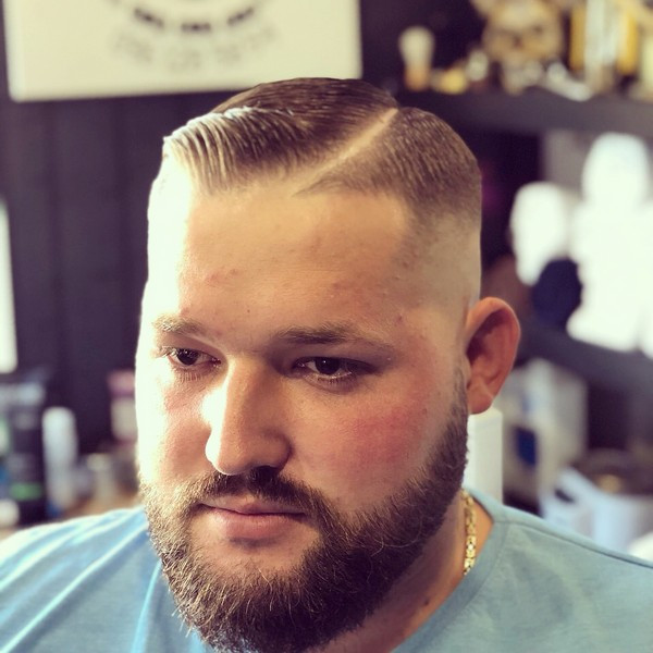 Чоловіча стрижка на коротке волосся фейд, фото -  Barber Alex