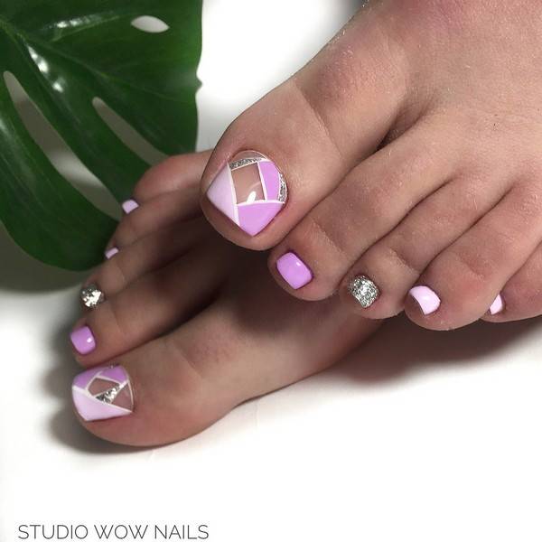 Педикюр красивый с дизайном, фото -  WOW Nails