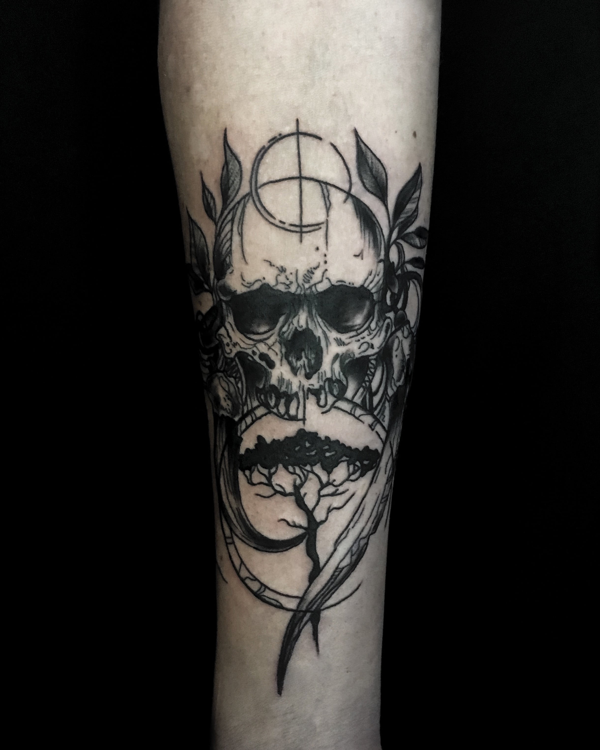Мужские на предплечье череп, фото - Тату салон VeAn