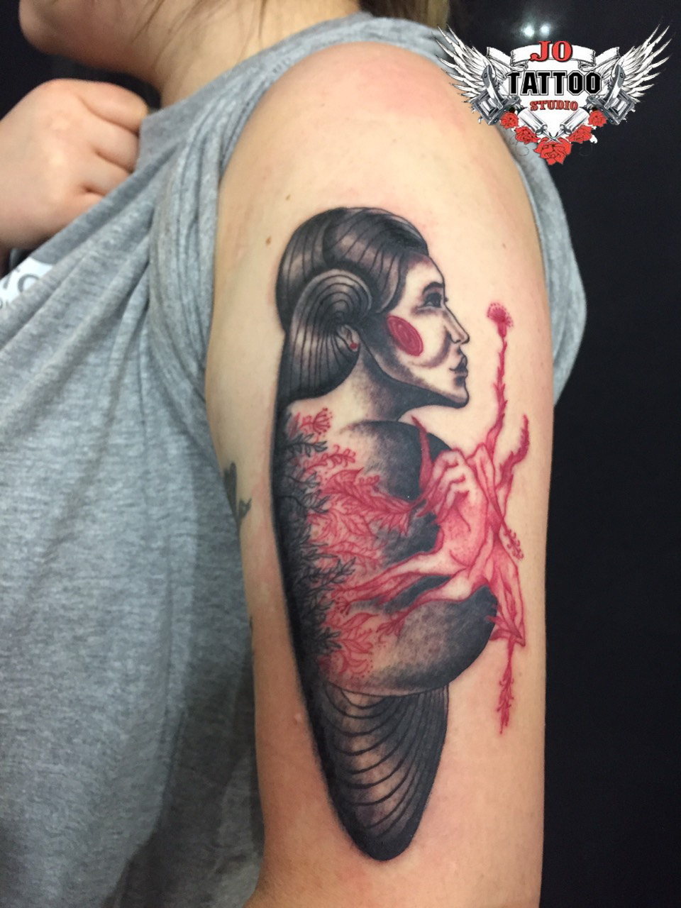 Женские на плече цветные, фото -  Vean Black Kherson