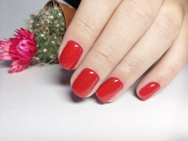 Класичний манікюр червоний на короткі нігті, фото -  Steffany Nail studio