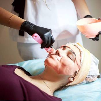 Альгинатная маска с витаминами.